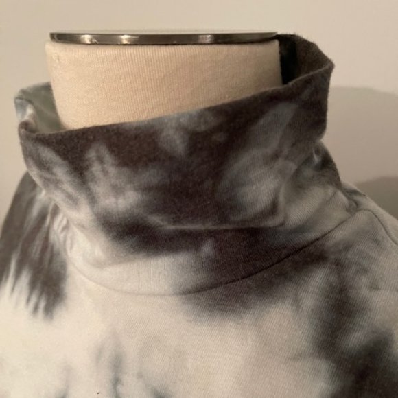 PINK Thin Tye Dye Turtleneck - Picture 4 of 6